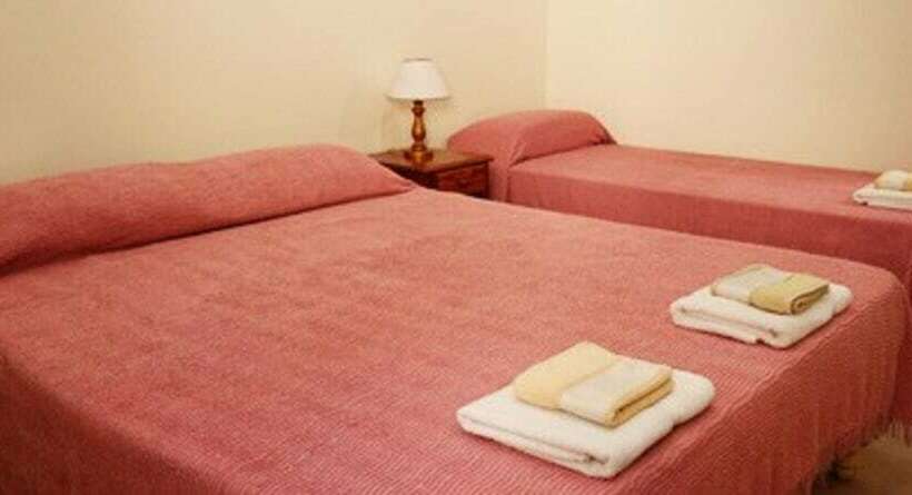 غرفة قياسية ثلاثية, Universal