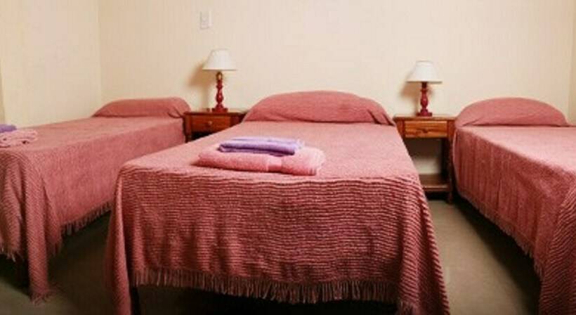 غرفة قياسية ثلاثية, Universal