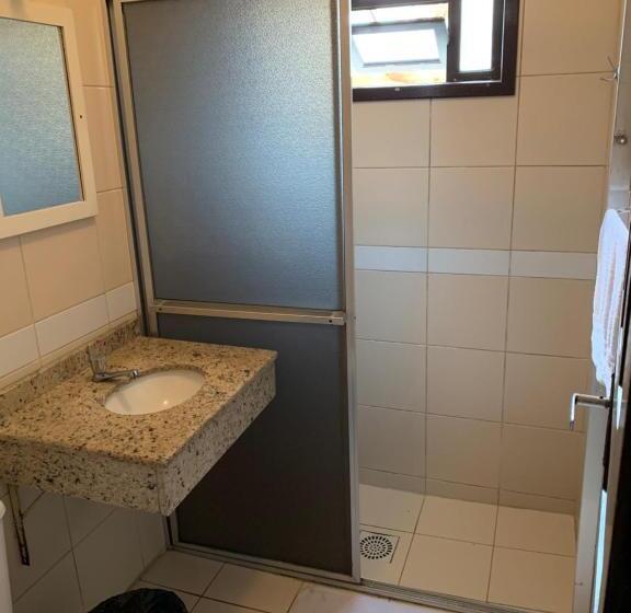 수피리어 트리플 룸, Center