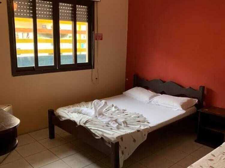 수피리어 룸, Center