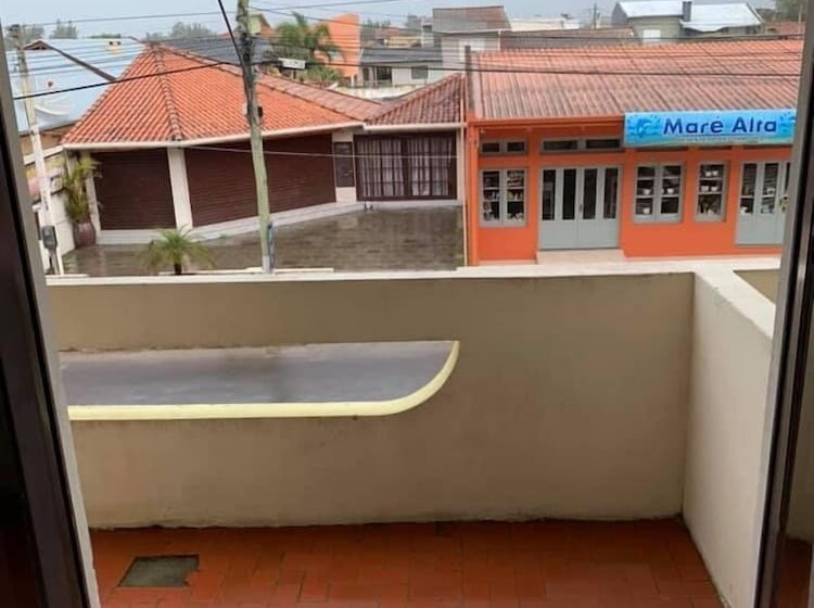 패밀리 룸, Center