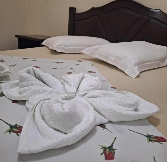 수피리어 룸, Center