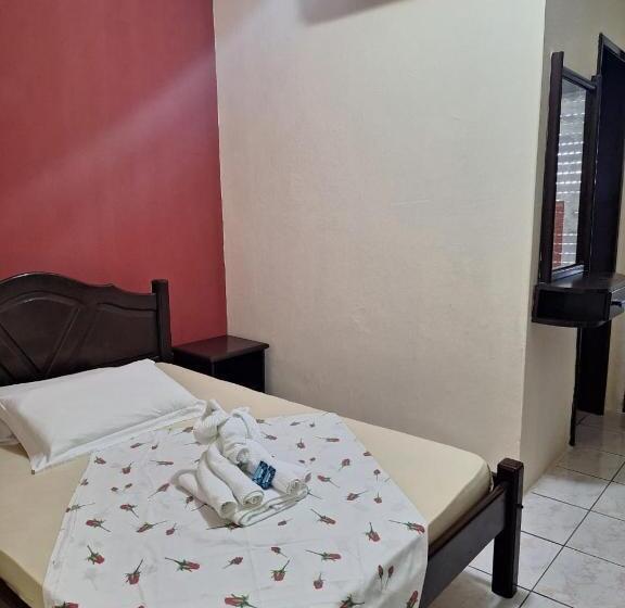 수피리어 트리플 룸, Center