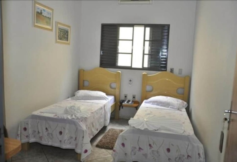 חדר סטנדרט, Graunas