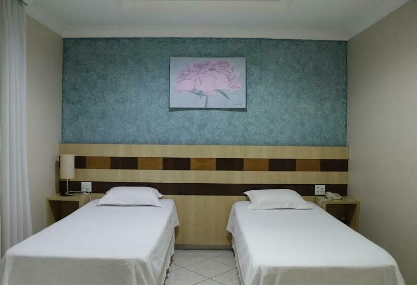 Номер Стандарт Вид на Озеро, Lago Dourado