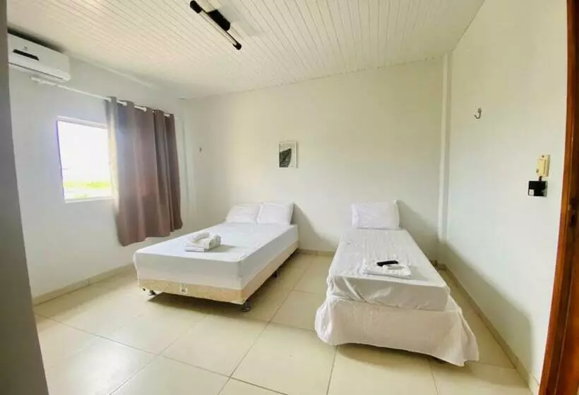 Economy Triple Room, Ondas Do Mar