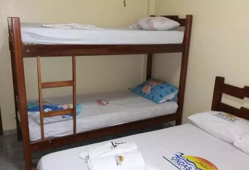 Economy Quadruple Room, Ondas Do Mar