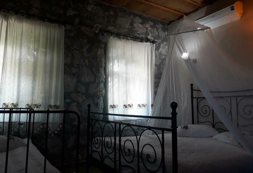 Трехместный Номер Базовый, Otantik Tas Ev