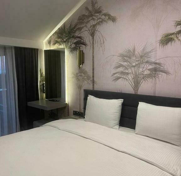 سوییت با چشم‌انداز دریا, Uzunkum