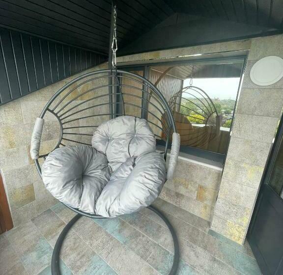 سوییت با چشم‌انداز دریا, Uzunkum