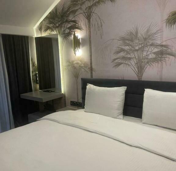 سوییت جونیور با بالکن, Uzunkum