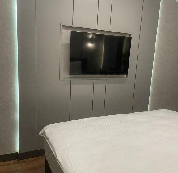 اتاق لوکس با بالکن و چشم‌انداز دریا, Uzunkum