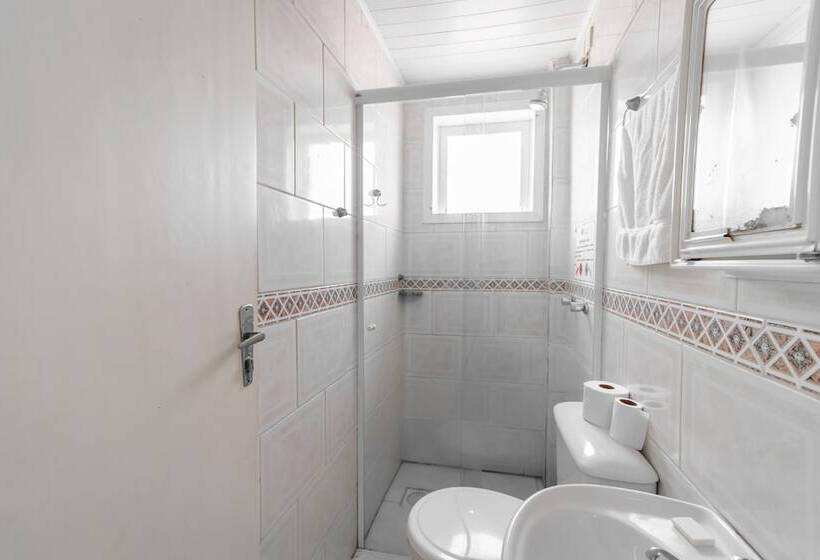 标准三人间, Xangri La Praia