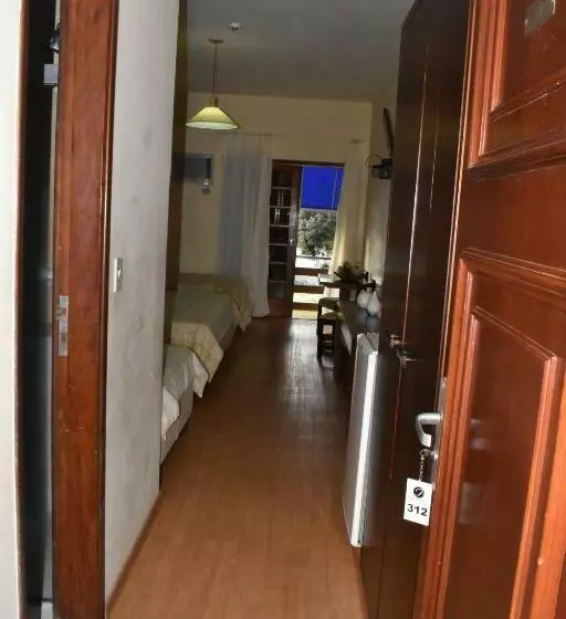 Standard Kolmen Hengen Huone, Península Internacional