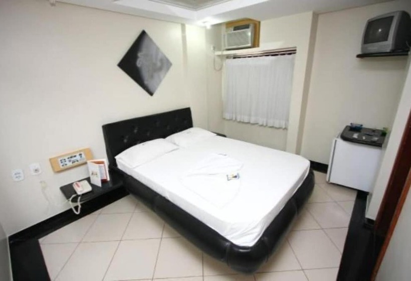 디럭스 트리플 룸, Pirâmide Rodoviária