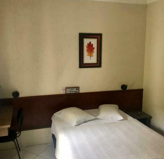 Quarto Estandar Individual, De Minas