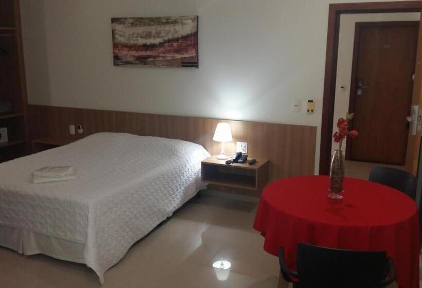 豪华房间, Guines Palace