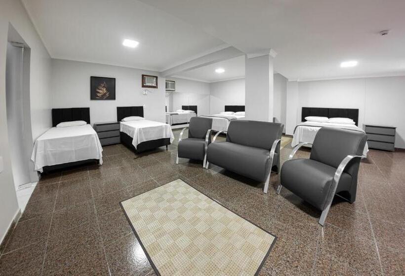 חדר משפחתי, Allegro