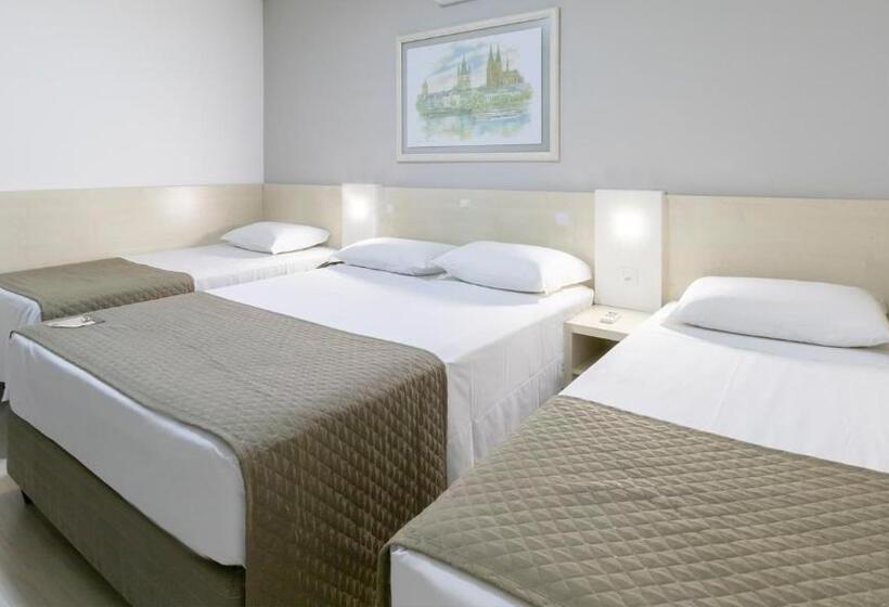 غرفة إدارية ثلاثية, Baviera Park