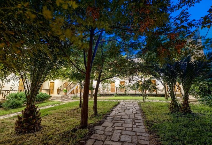 デラックストリプルルーム, Cinarli Kasri