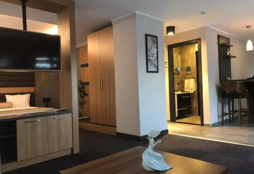 Suite amb Terrassa, Kalevera