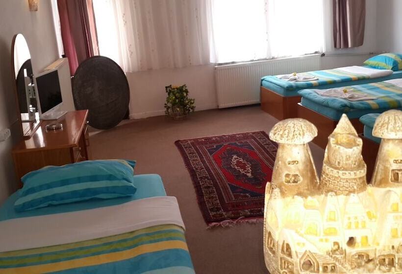 Economy Quadruple Room, Ozyel