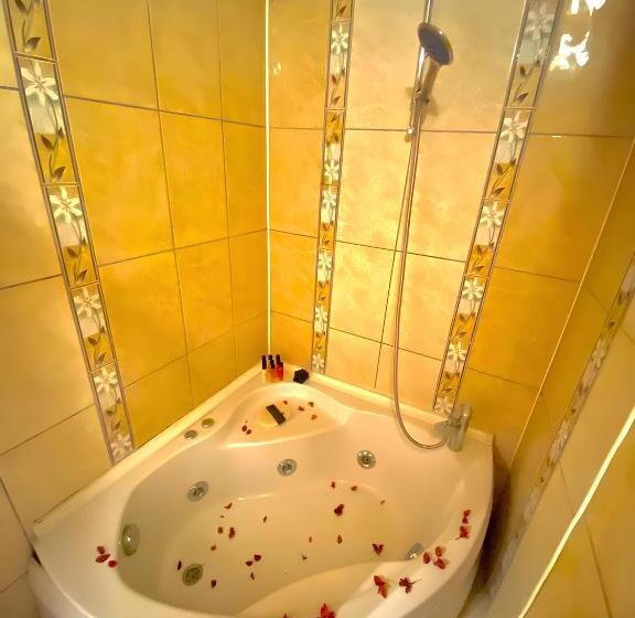 スイート（家族用）, Pacha