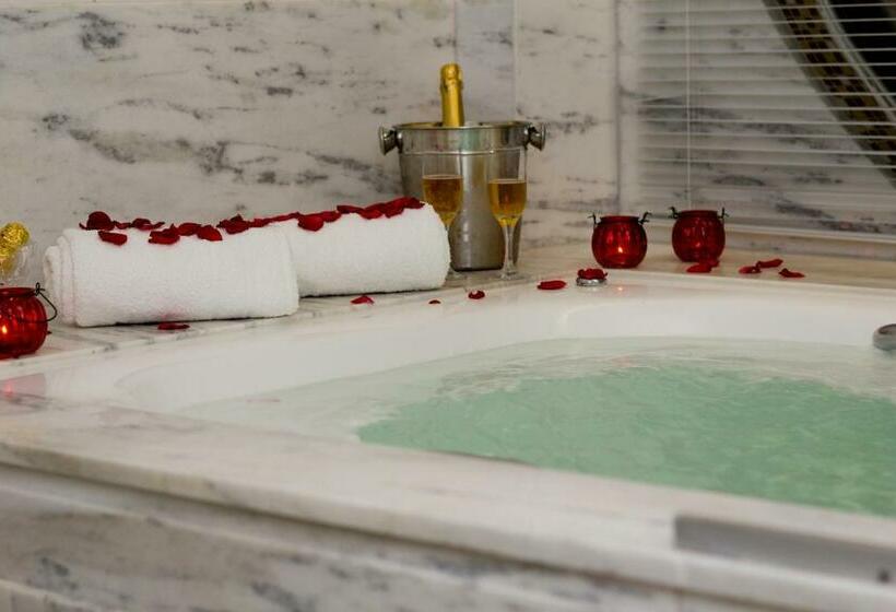 带按摩浴盆的套房, Santorini