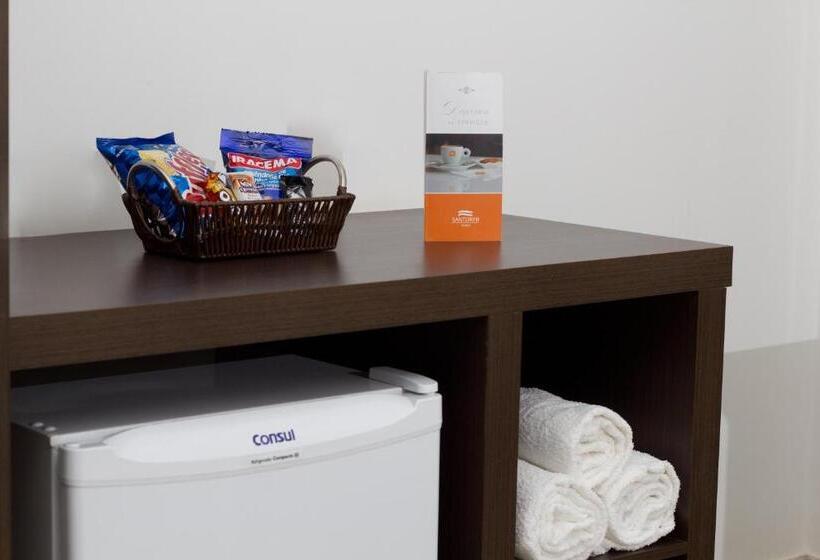 标准三人间, Santorini