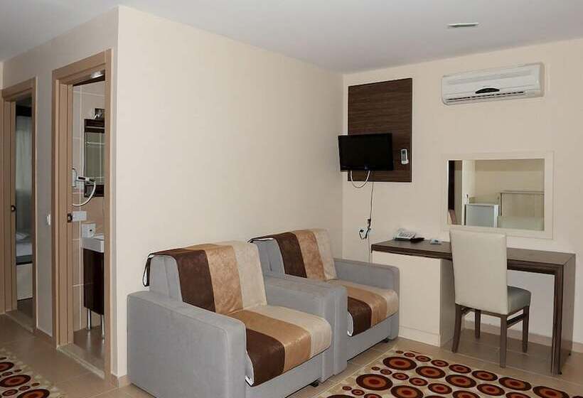 اتاق خانوادگی, Rizom Tatil Koyu