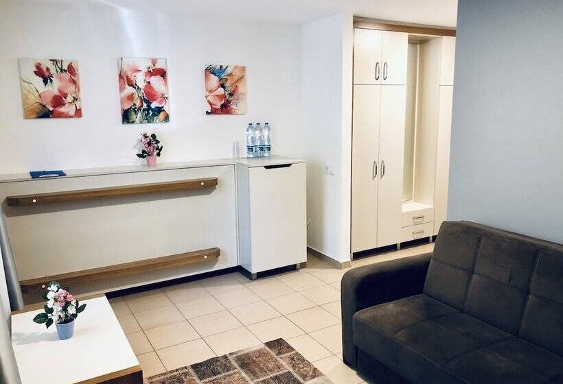 اتاق خانوادگی, Rizom Tatil Koyu