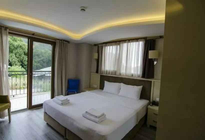 اتاق لوکس با بالکن, Funda Otel Gocek