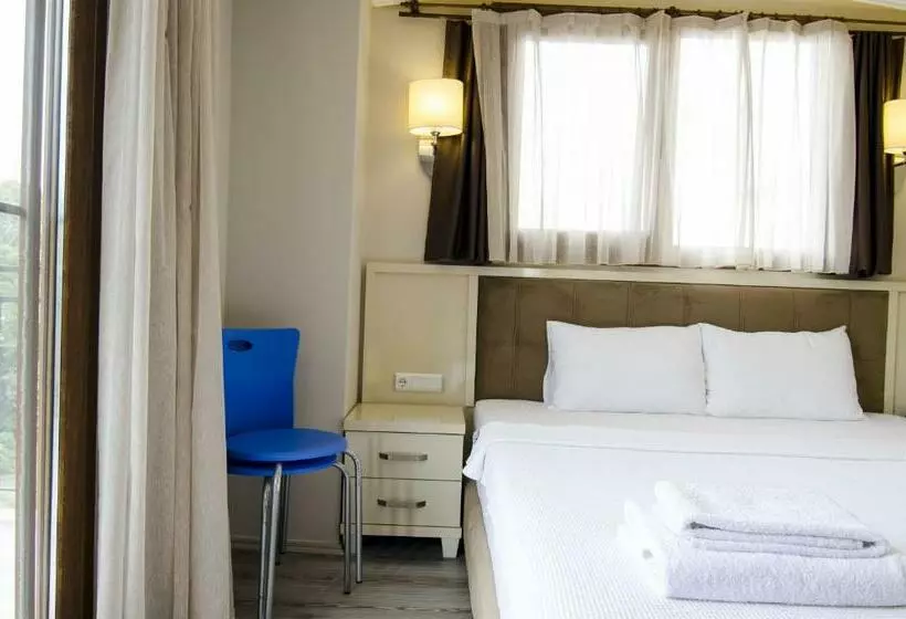 اتاق لوکس با بالکن, Funda Otel Gocek