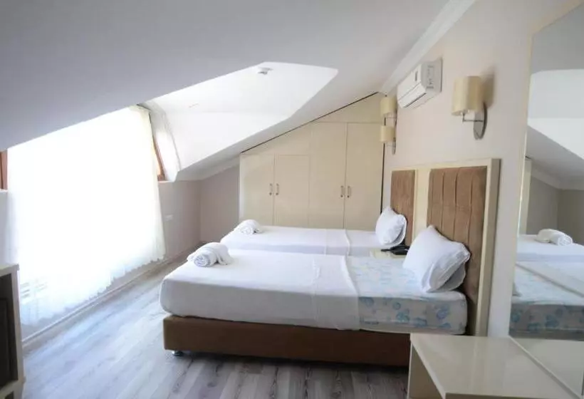 اتاق لوکس چهار تخته, Funda Otel Gocek