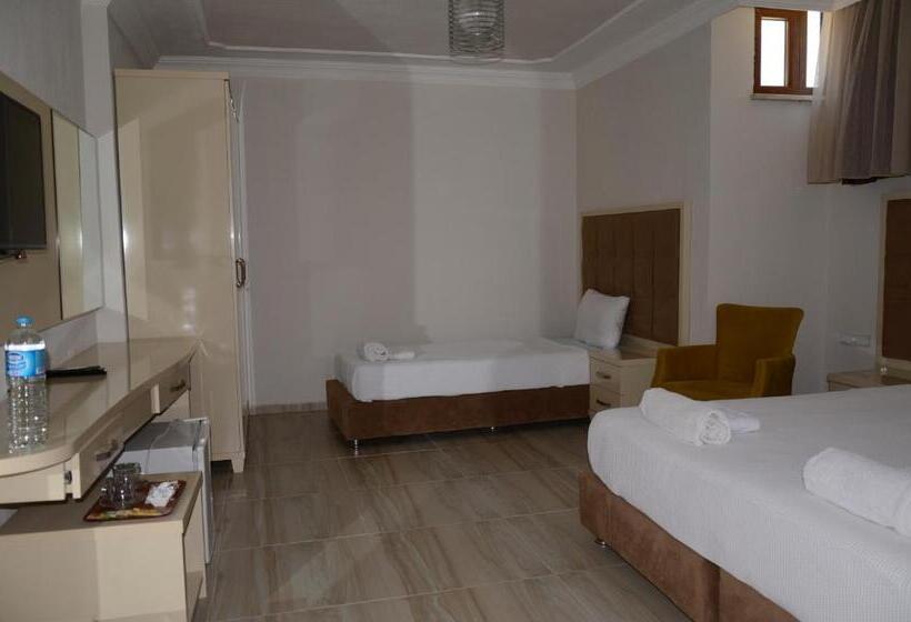 Номер Стандарт Трехместный, Funda Otel Gocek