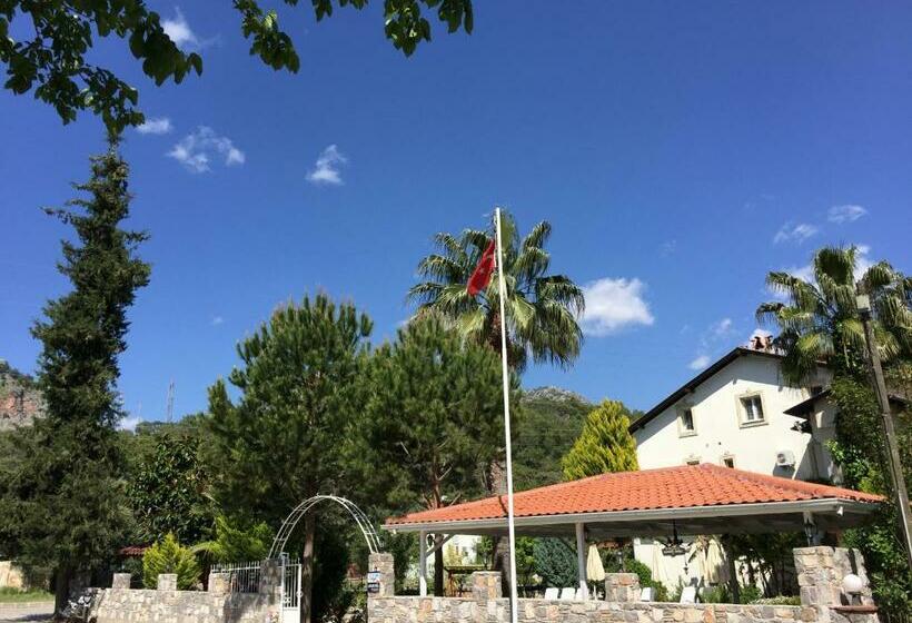 家庭间, Göcek Selya