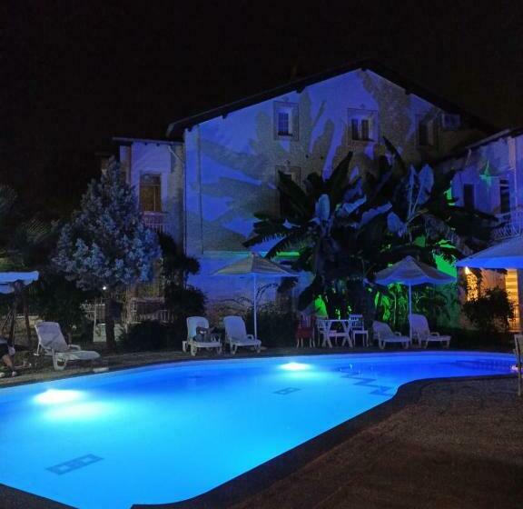 家庭间, Göcek Selya