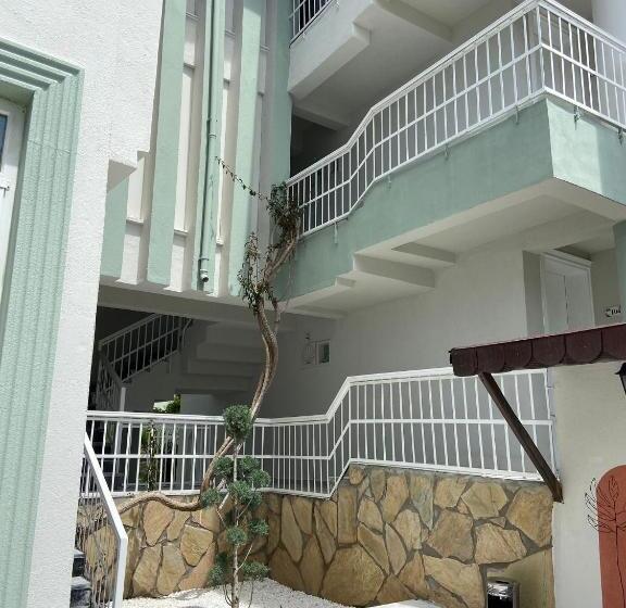 家庭间, Göcek Selya