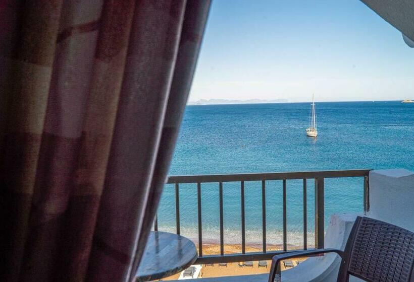 オーシャンビュースタンダードルーム, The Diplomat