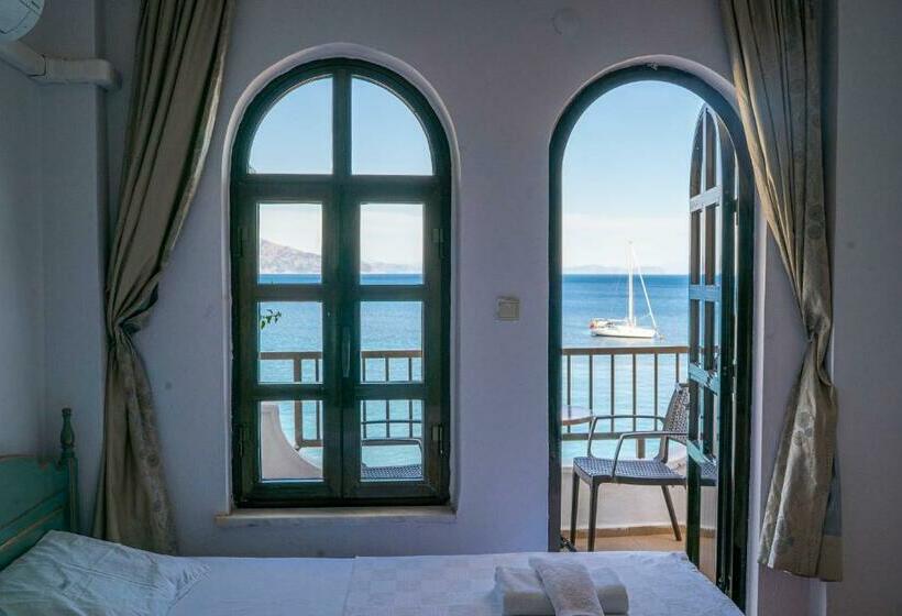 オーシャンビュースタンダードルーム, The Diplomat