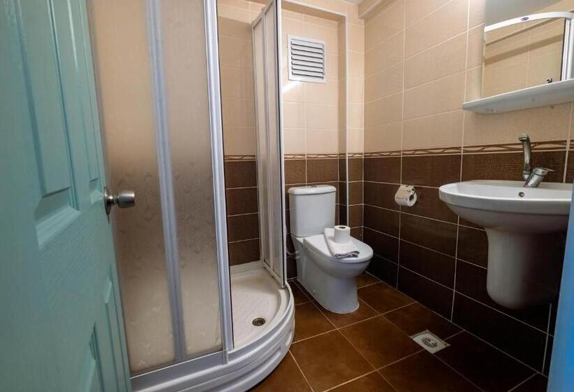 オーシャンビュースイート, The Diplomat