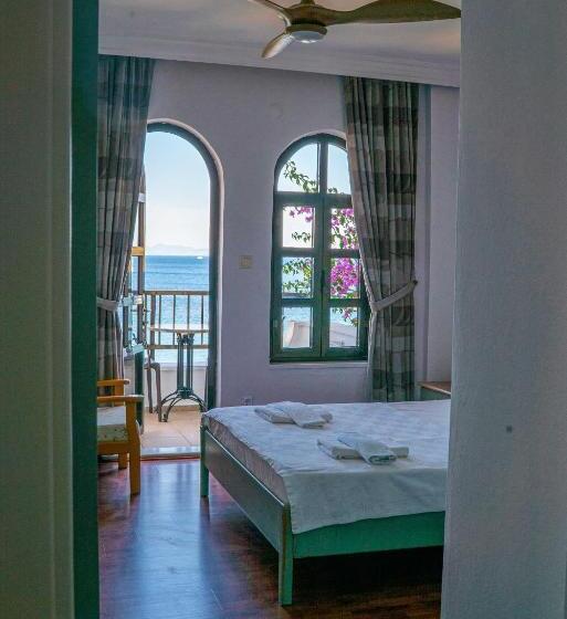 オーシャンビュースイート, The Diplomat