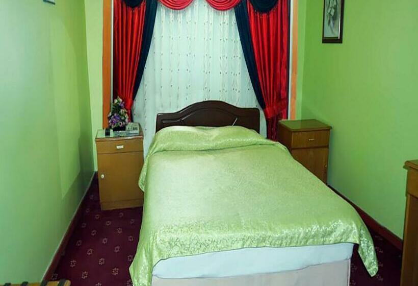 스탠다드 룸, Yunus