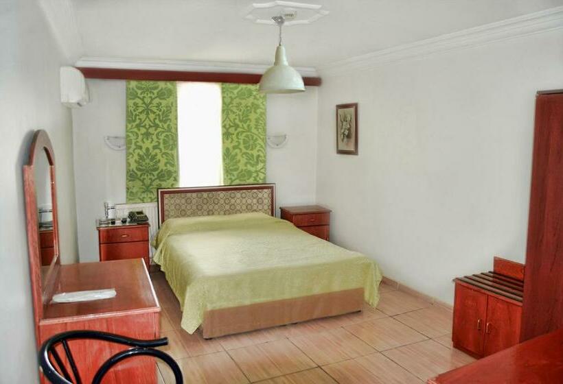 스탠다드 룸, Yunus