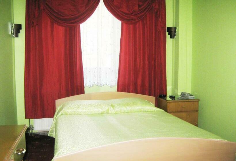 스탠다드 룸, Yunus