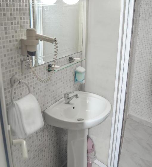 스탠다드 트리플 룸, Yunus