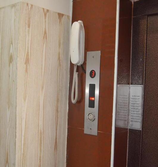 패밀리 룸, Yunus