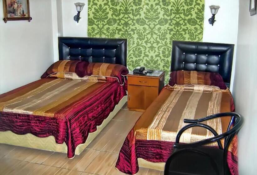 스탠다드 트리플 룸, Yunus