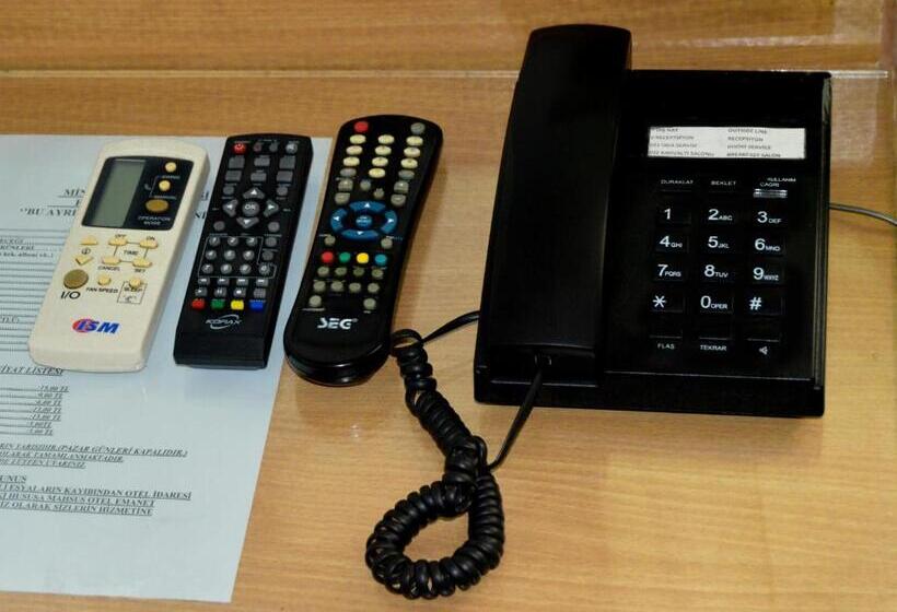 패밀리 룸, Yunus