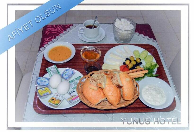 패밀리 룸, Yunus